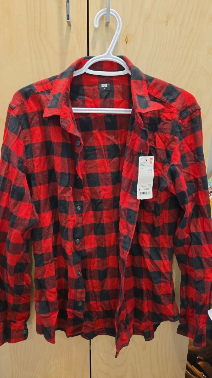Uniqlo Flannel Plaid Shirt - Red/Black - Size S