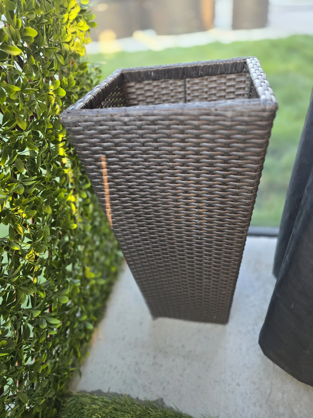 MINT CONDITION PLANTERS REG $69.97 $20.00 EA (5x AVAILABLE)