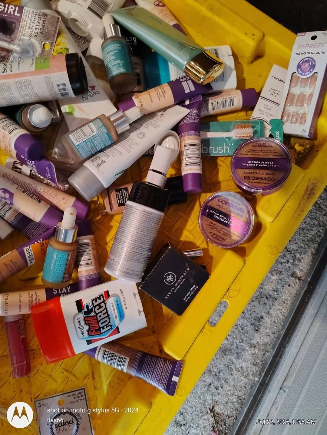 BULK LOT 50pcs Assorted Makeup