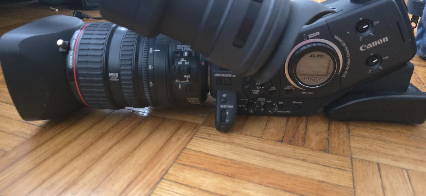 Canon XLH1a HDV 3CCD Video Camera - photo 2