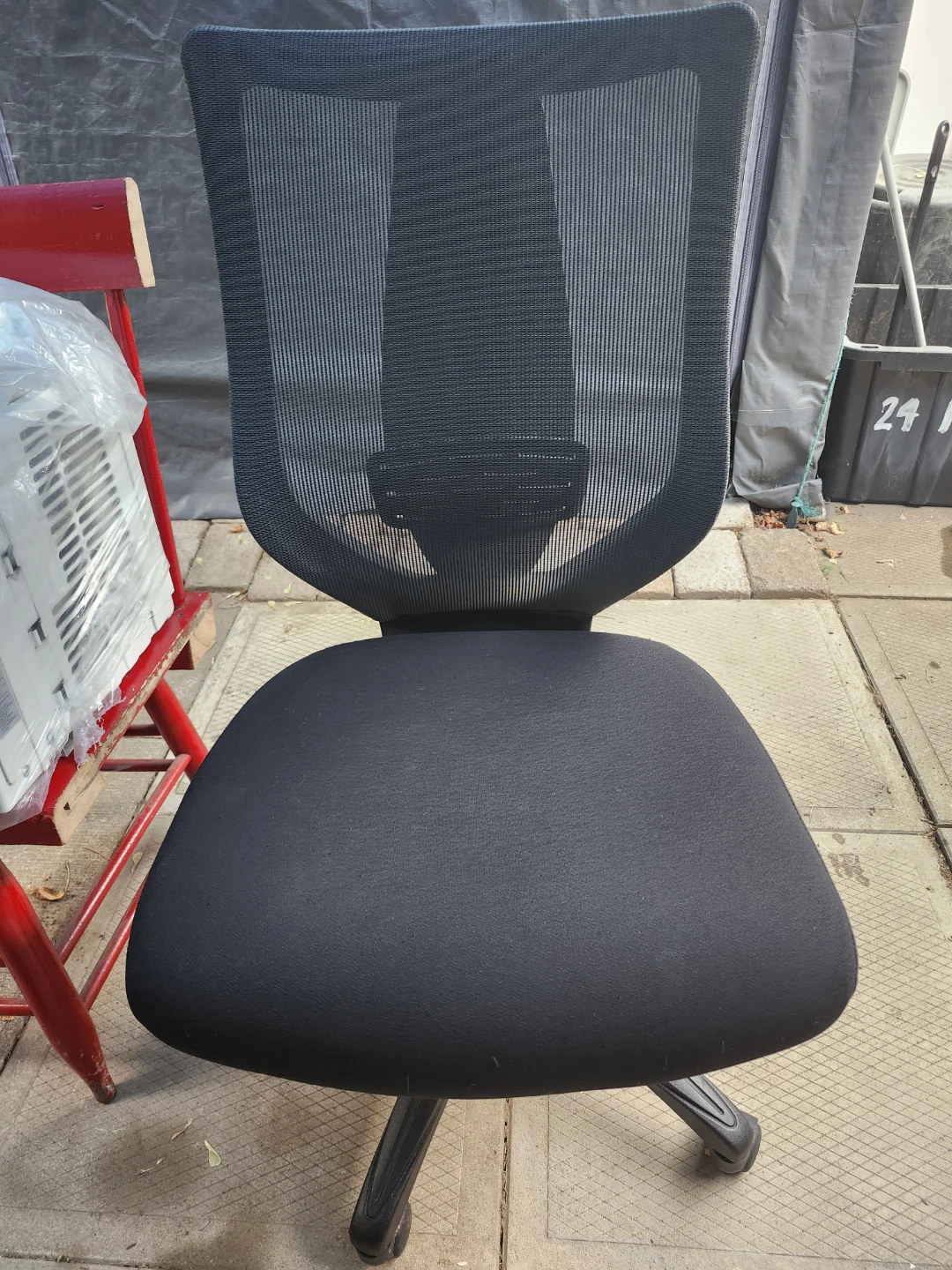 Black Mesh Office Chair - photo 3