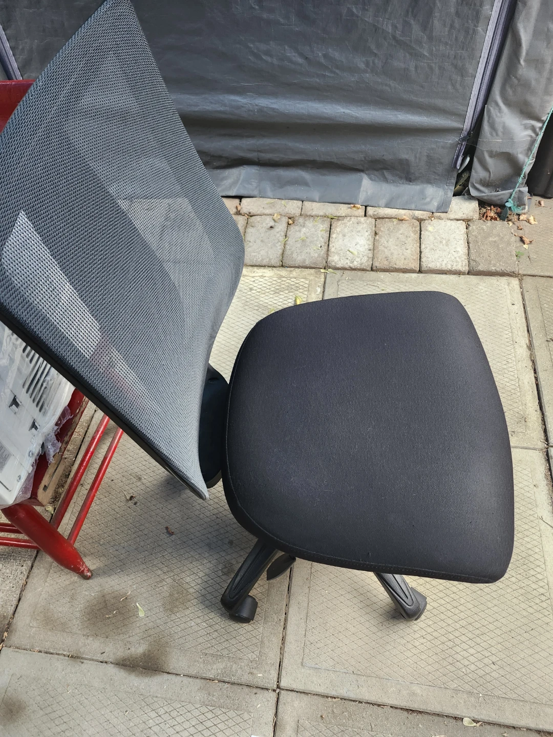 Black Mesh Office Chair - photo 5