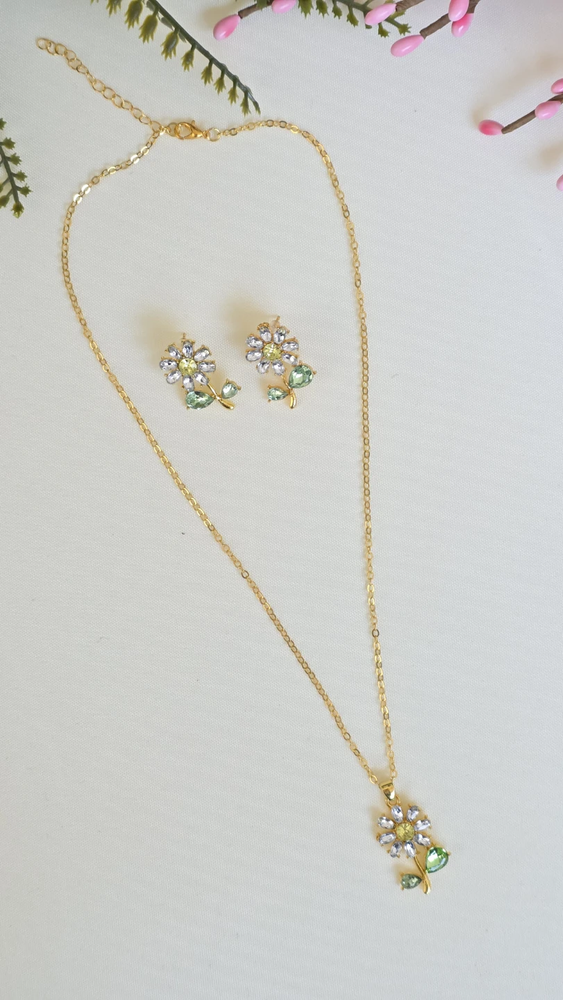 Daisy Flower Necklace and Earring Set - photo 4