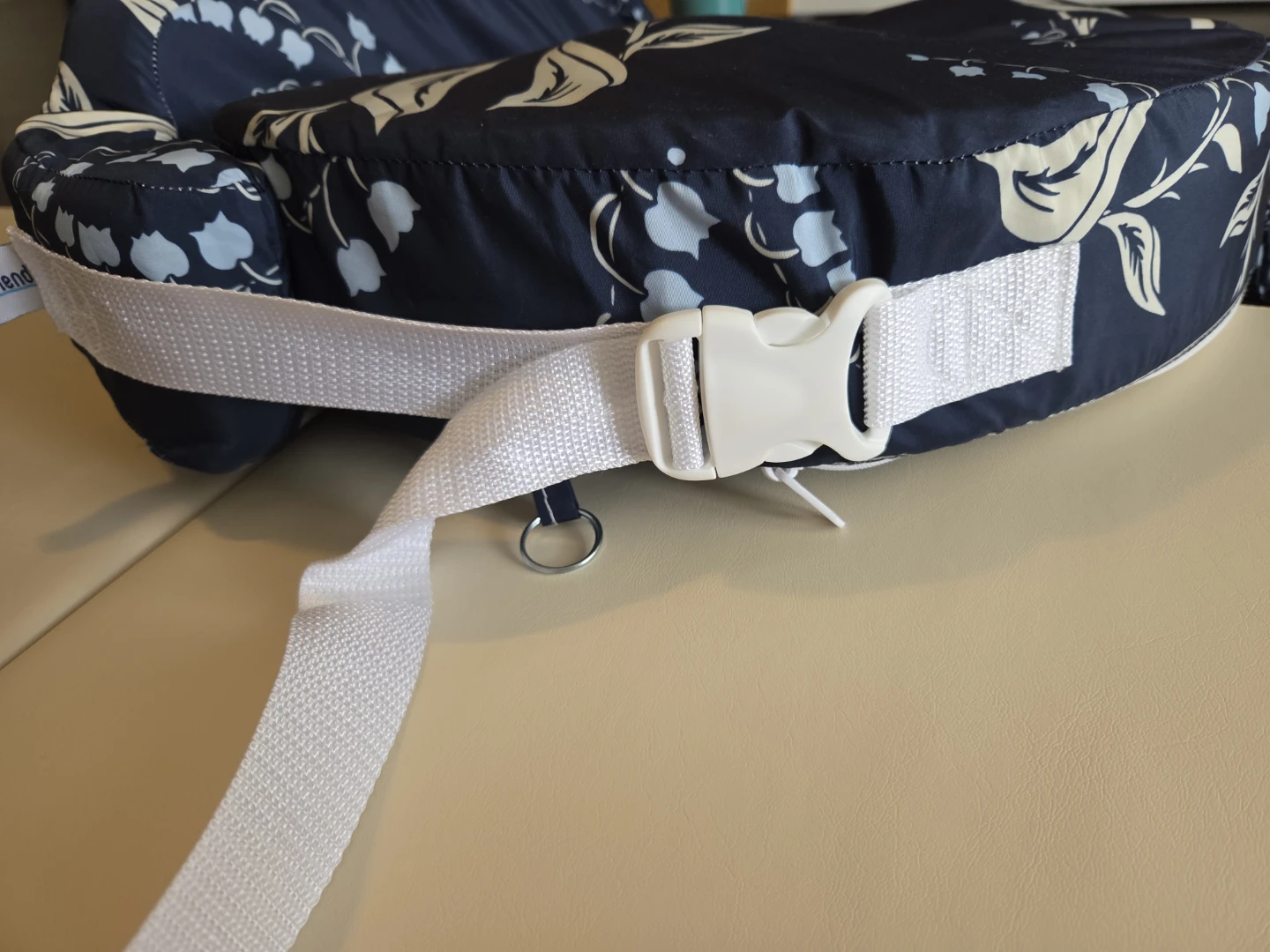 my brest friend nursing pillow - photo 3