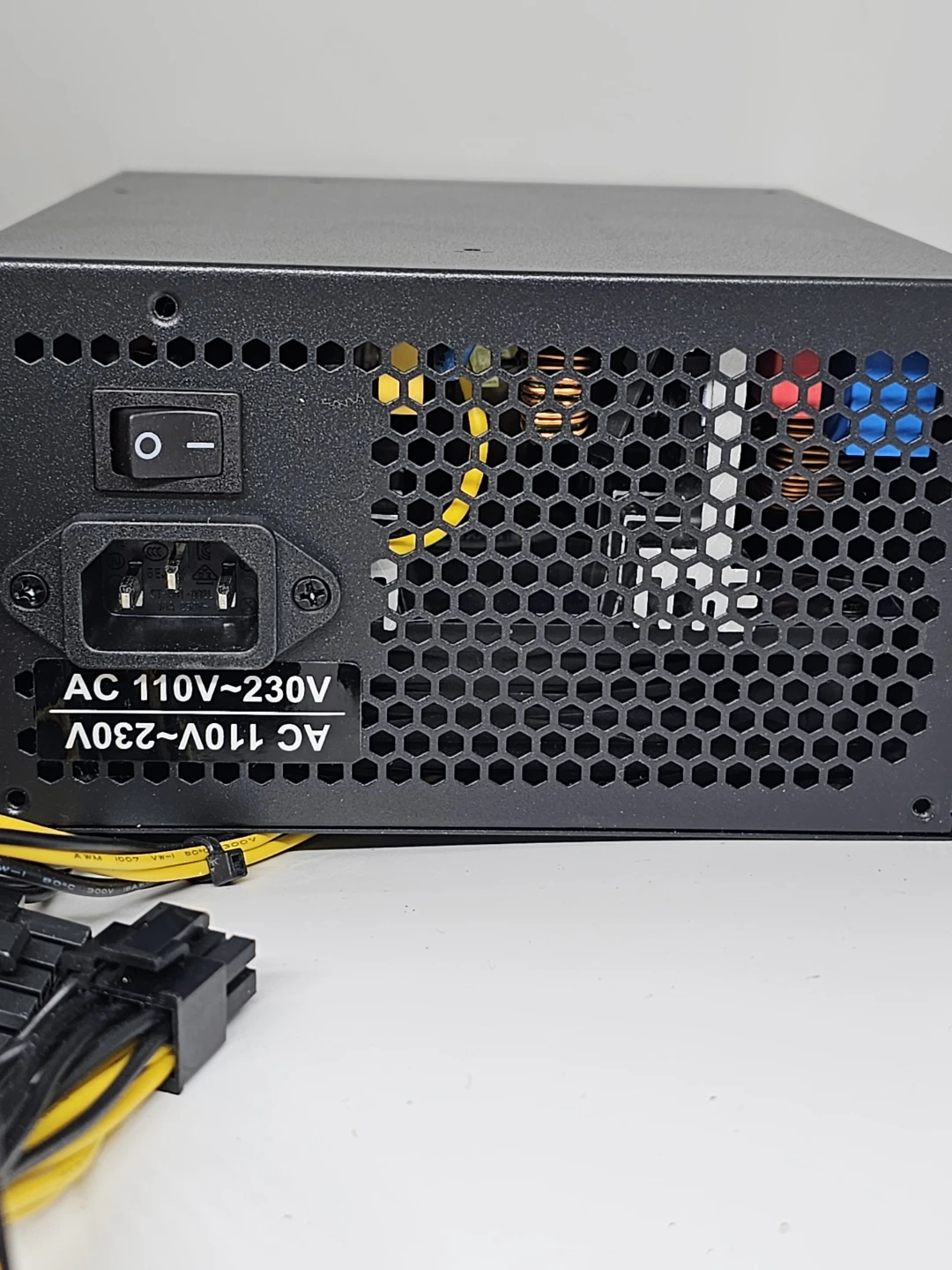 SOONTECH ST1800W 1800W 80 PLUS GOLD Power Supply - photo 3