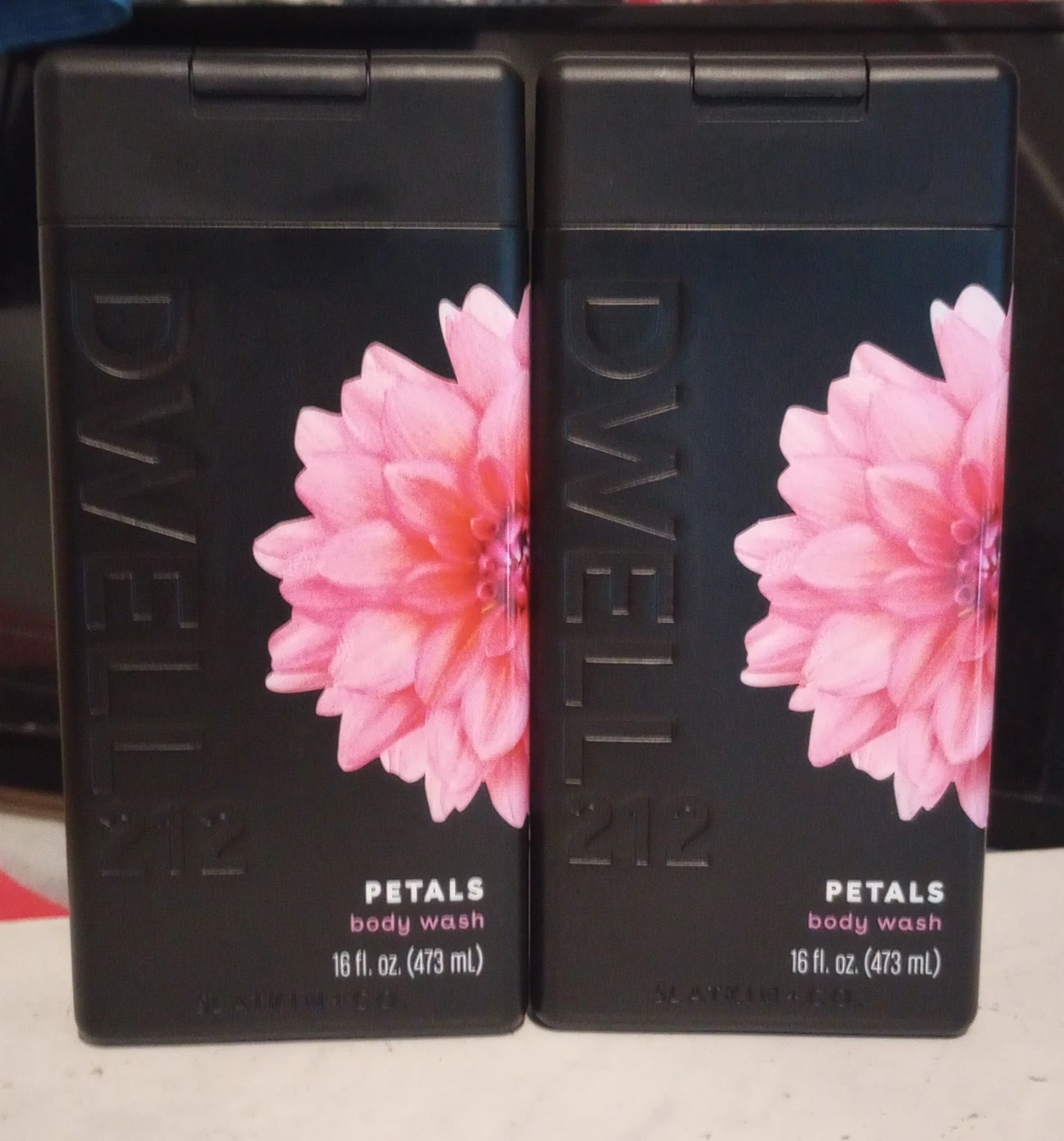 DWELL 212 Petals Body Washes - set of 2