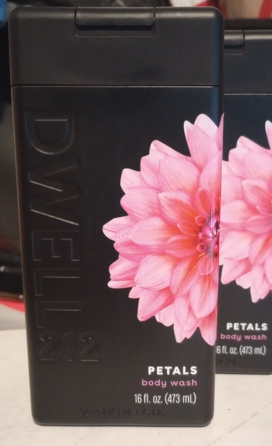 DWELL 212 Petals Body Washes - set of 2 - photo 2