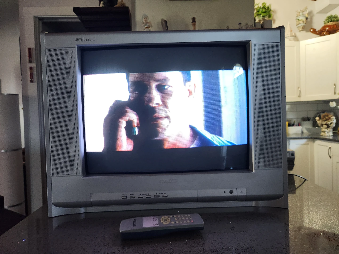 Citizen CRT TV With Remote - photo 2
