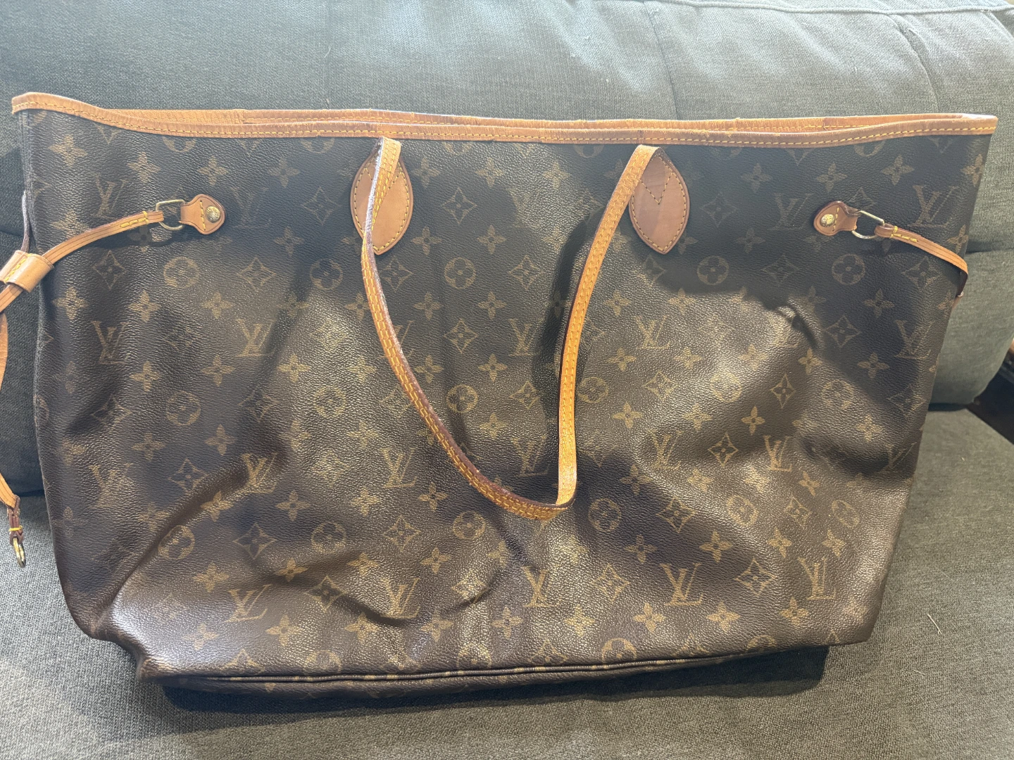 Louis Vuitton Neverfull Tote Bag - photo 2