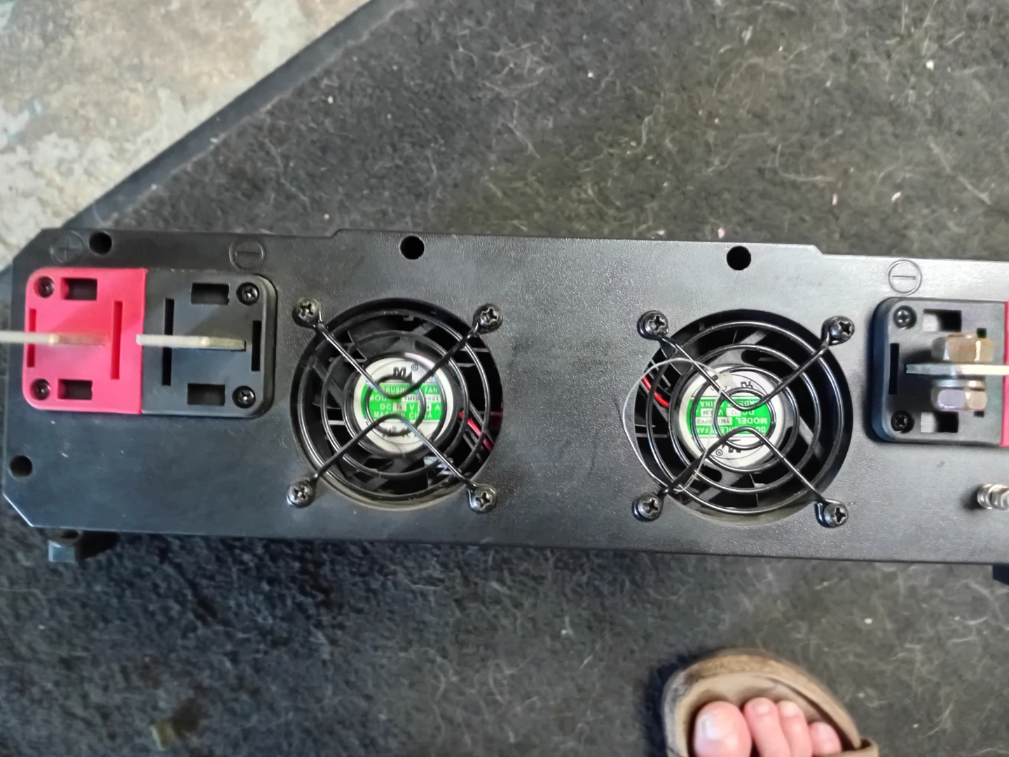 Motomaster Eliminator 3000W Digital Power Inverter - photo 5