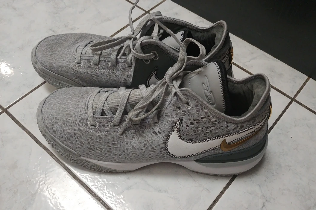 Nike LeBron Shoes (size 13) - photo 2