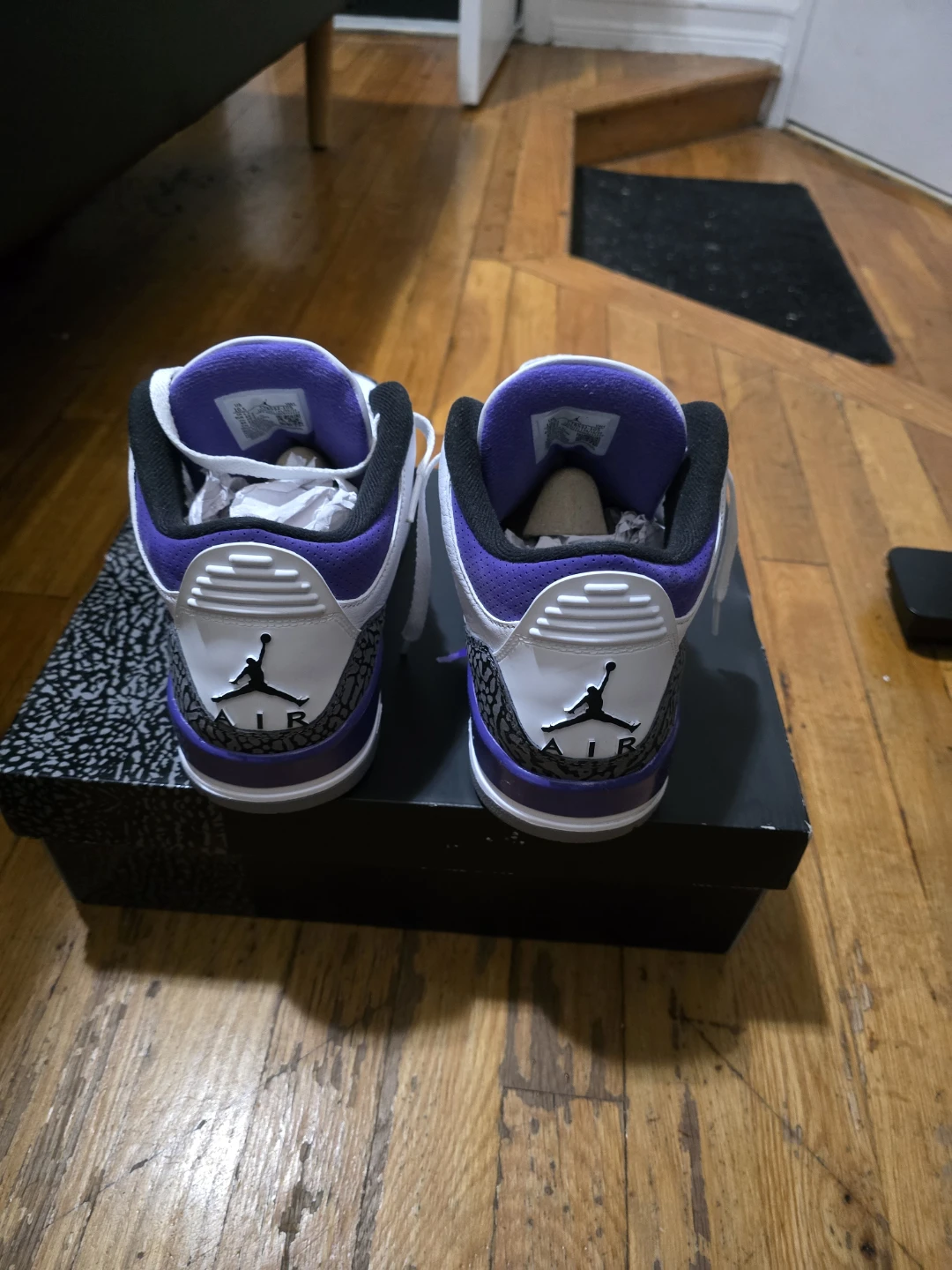 Jordan retro 3 Dark Iris Purple White, Size 10.5 - photo 2