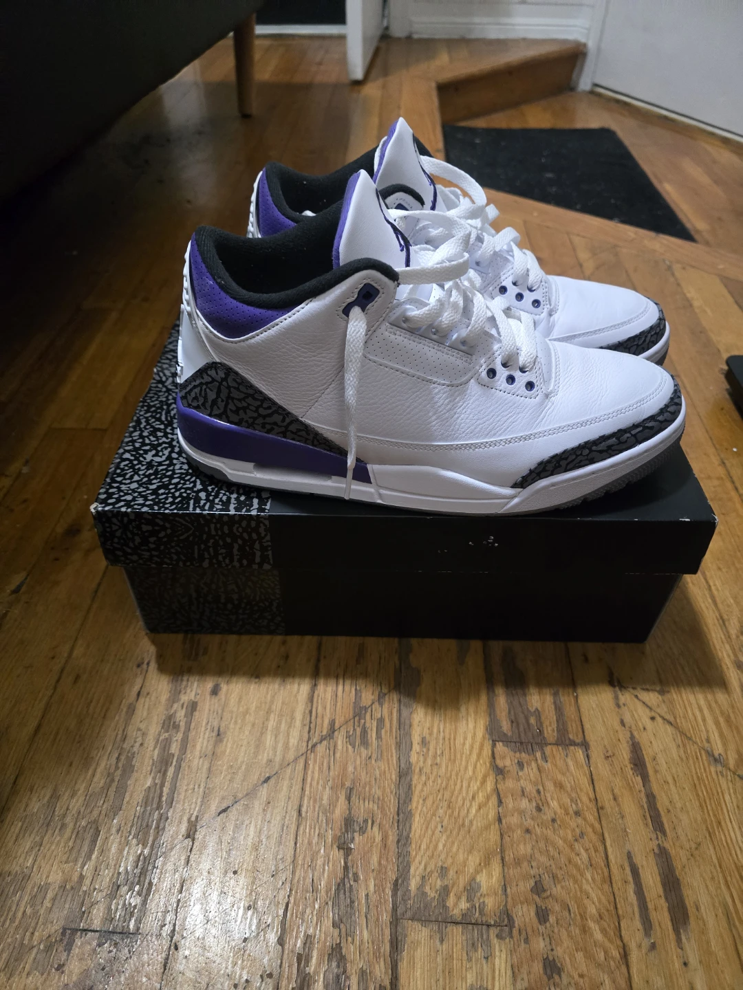 Jordan retro 3 Dark Iris Purple White, Size 10.5 - photo 3