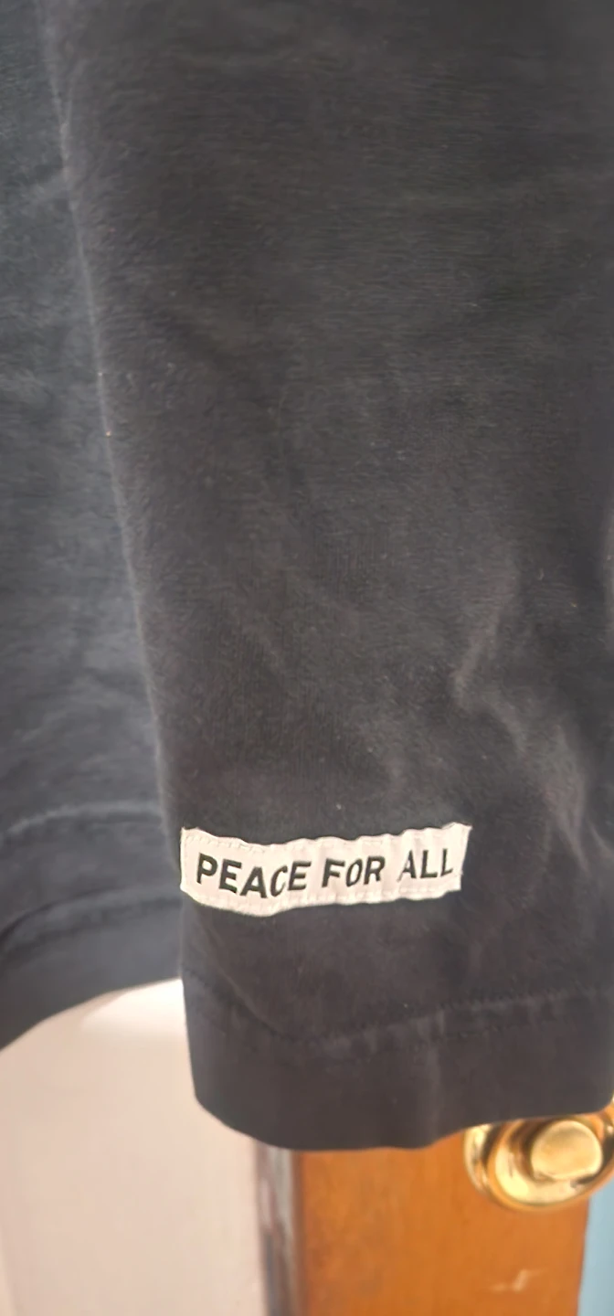 Uniqlo UT Rei Inamoto Peace For All T-Shirt - photo 4