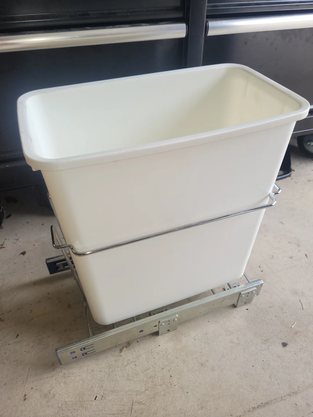 White Pull-Out Trash Can Bin with Drawer Slides