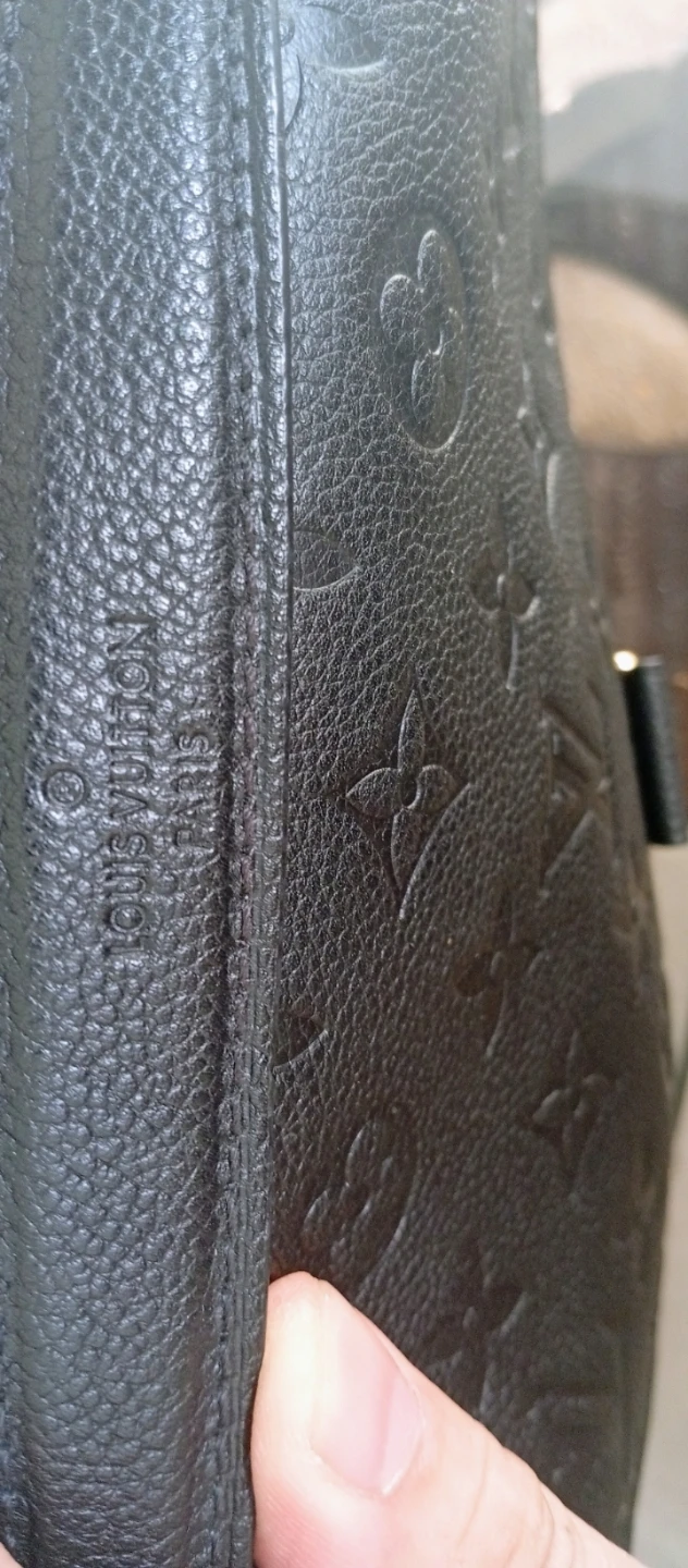 Louis Vuitton Black Monogram Leather Handbag - photo 4