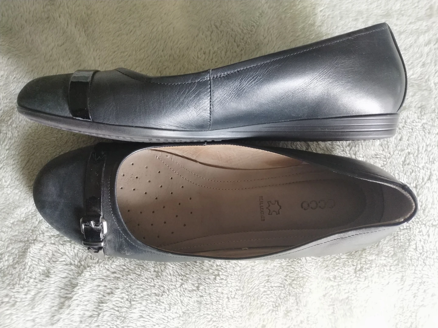 ECCO Black Leather Ballet Flats