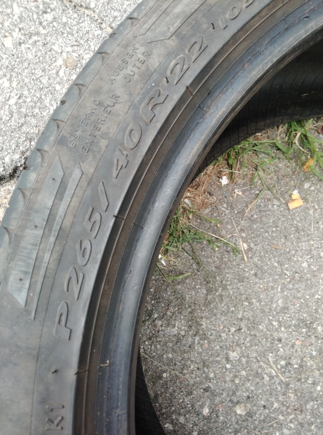 P265/40R22 Tire