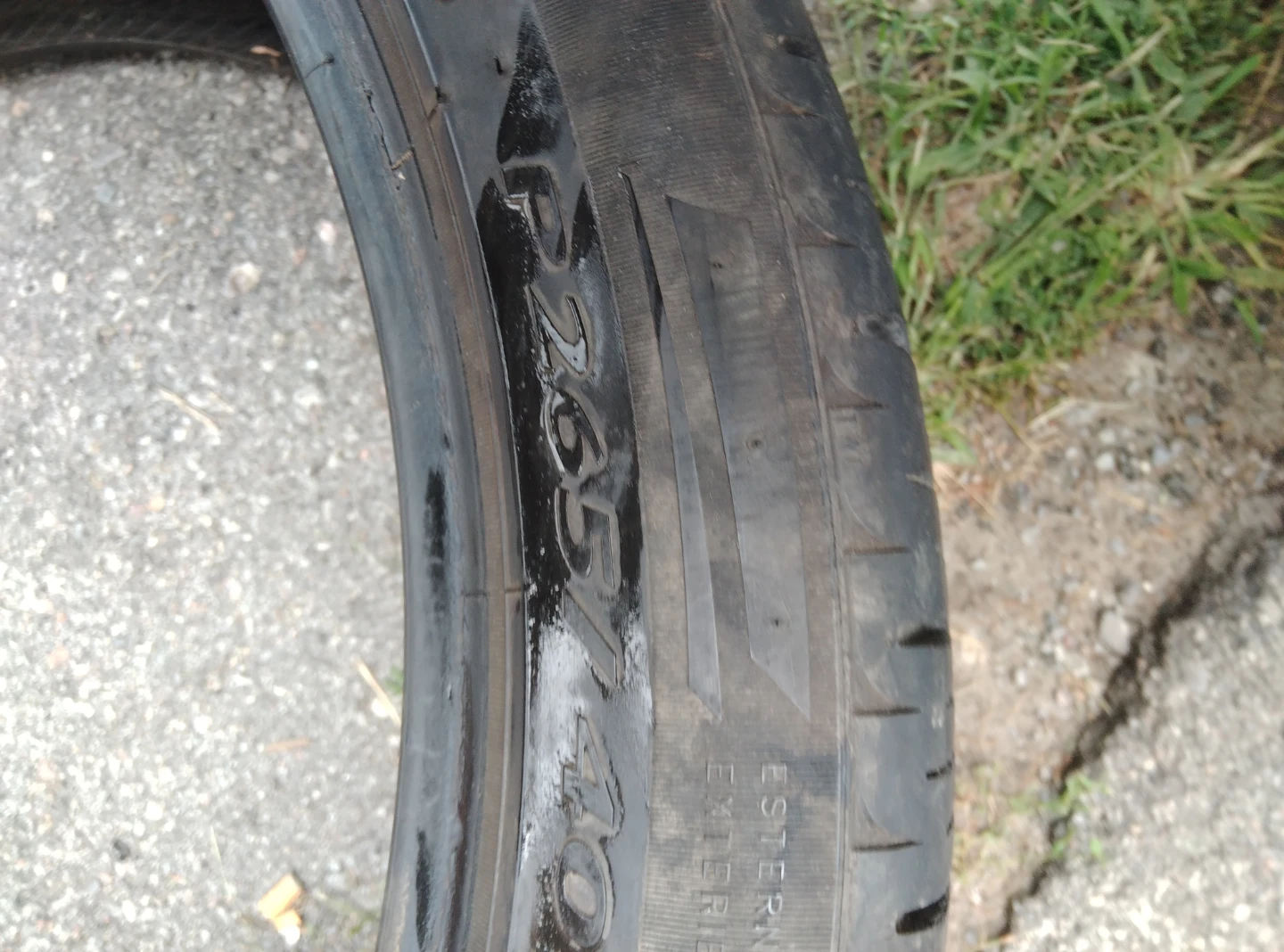 P265/40R22 Tire - photo 4