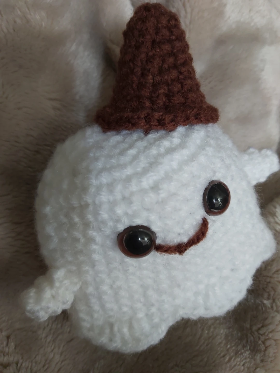 Handmade Crochet Pumpkin and Ghost Figurines - photo 3