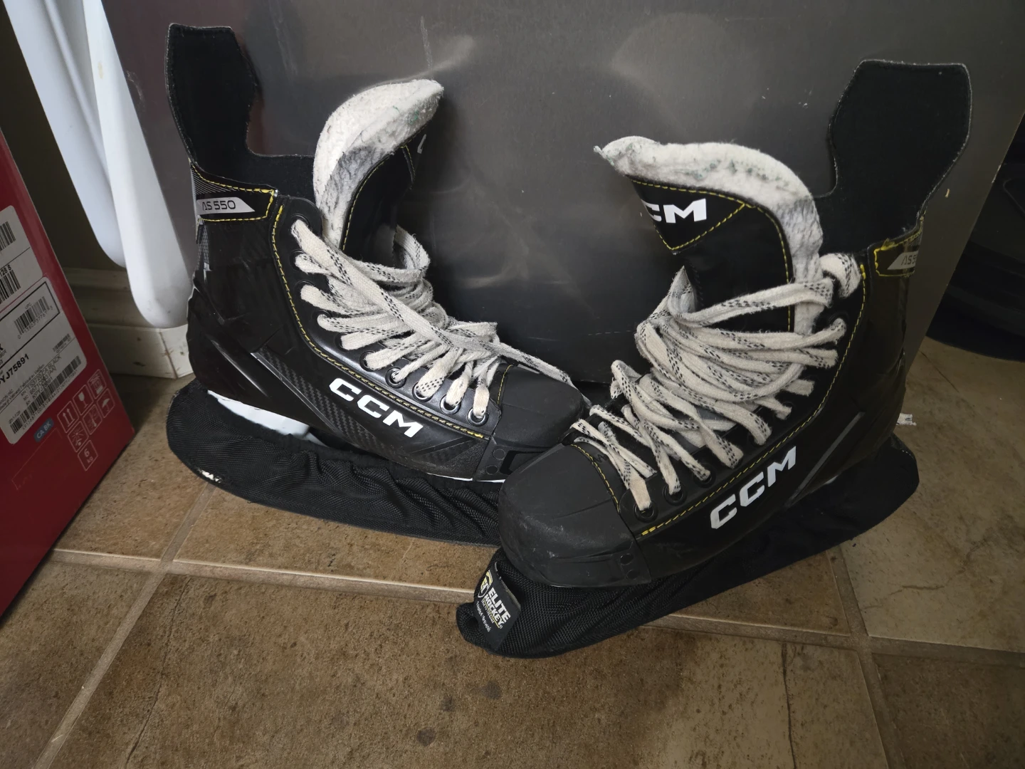 CCM AS 550 Tacks Hockey Skates