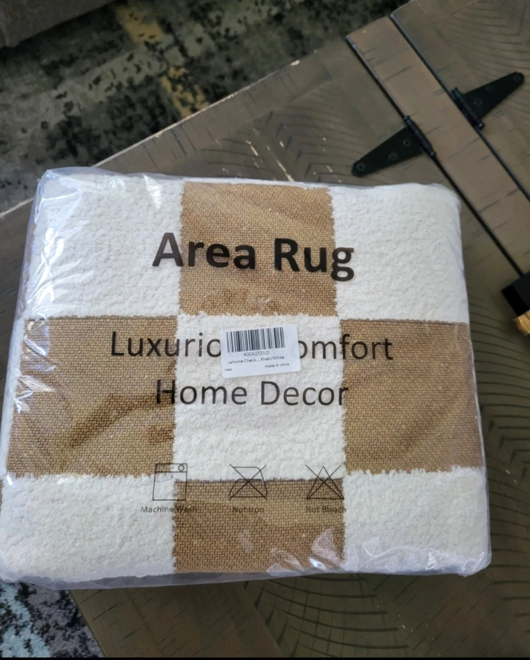 Area Rug - Checkered Pattern