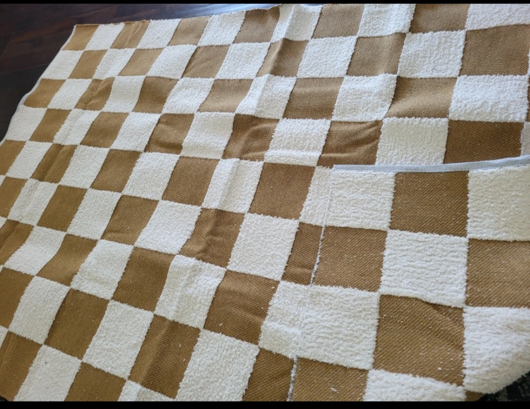 Area Rug - Checkered Pattern - photo 4
