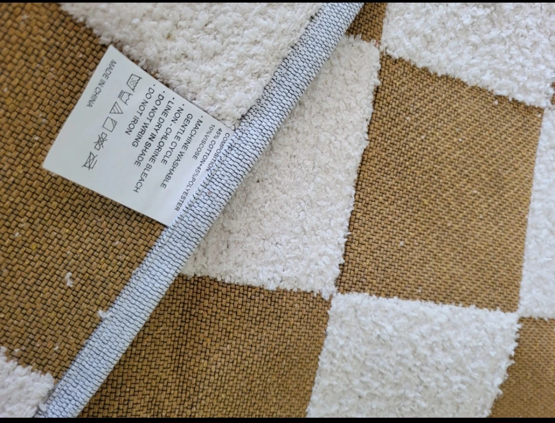 Area Rug - Checkered Pattern - photo 5