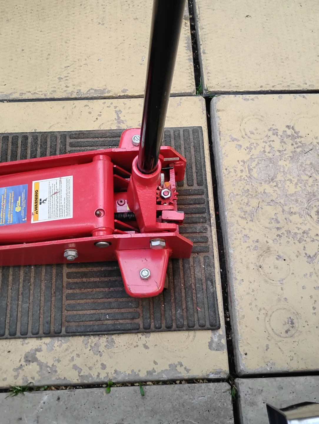 2 and a 1/2 ton floor jack. Napa Professional Grade - photo 2