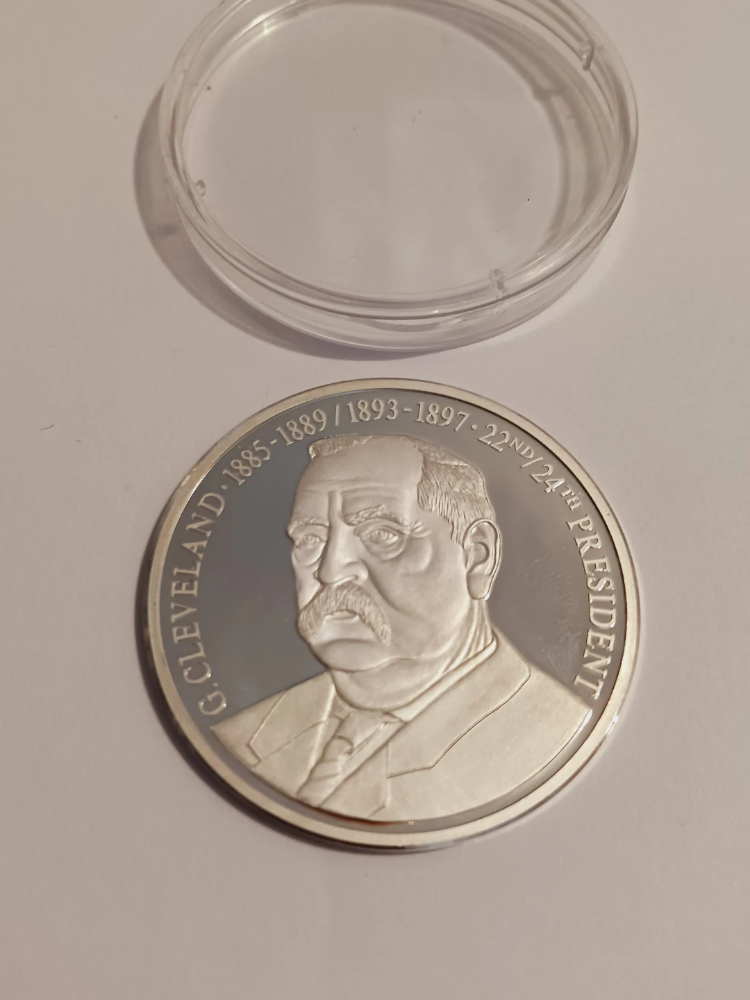 999 Silver G. Cleveland 22nd/24th President Commemorative Coin - photo 2