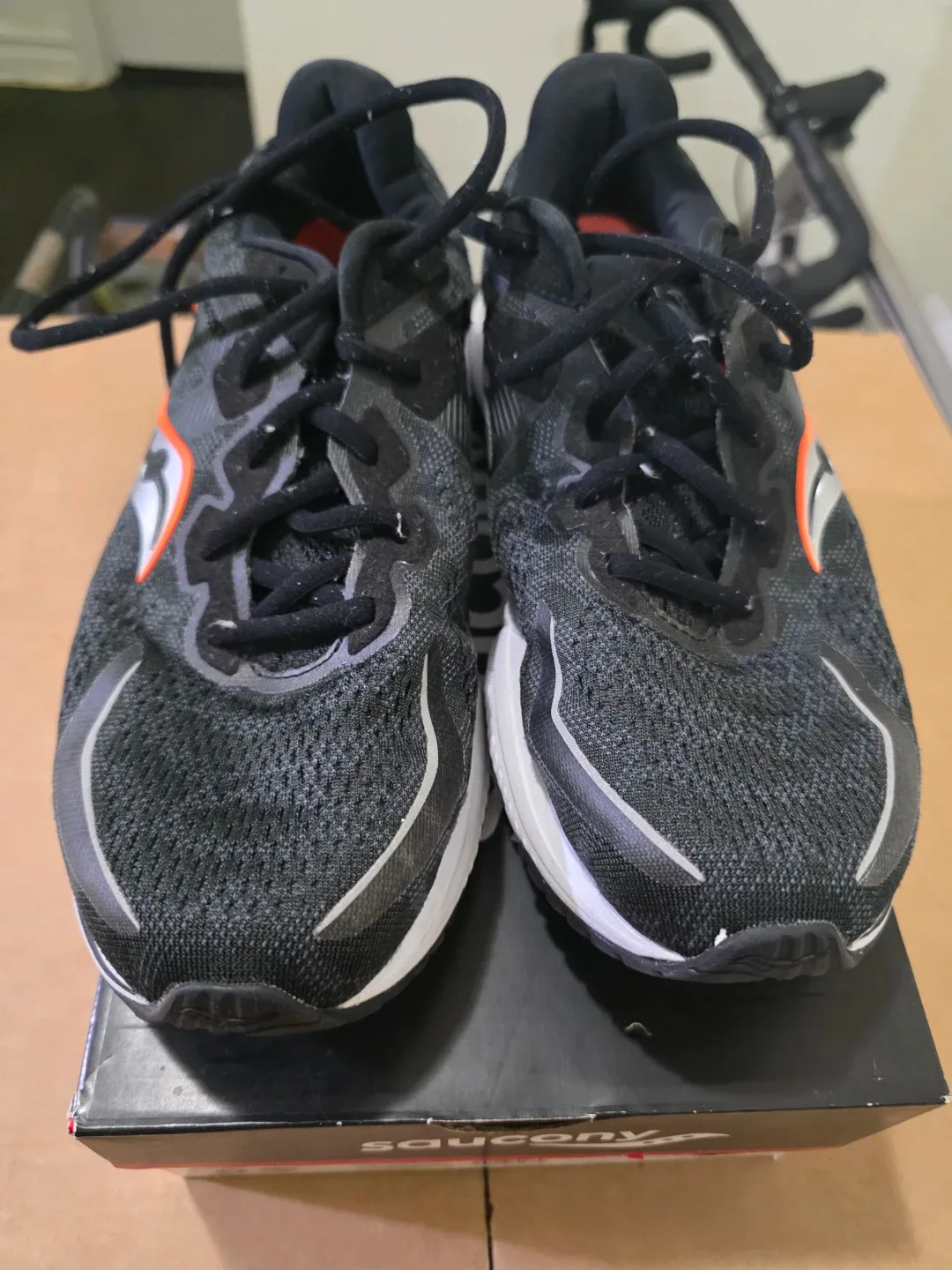 Saucony PWRRUN Running Shoes Men Size 10.5 Wide - photo 4