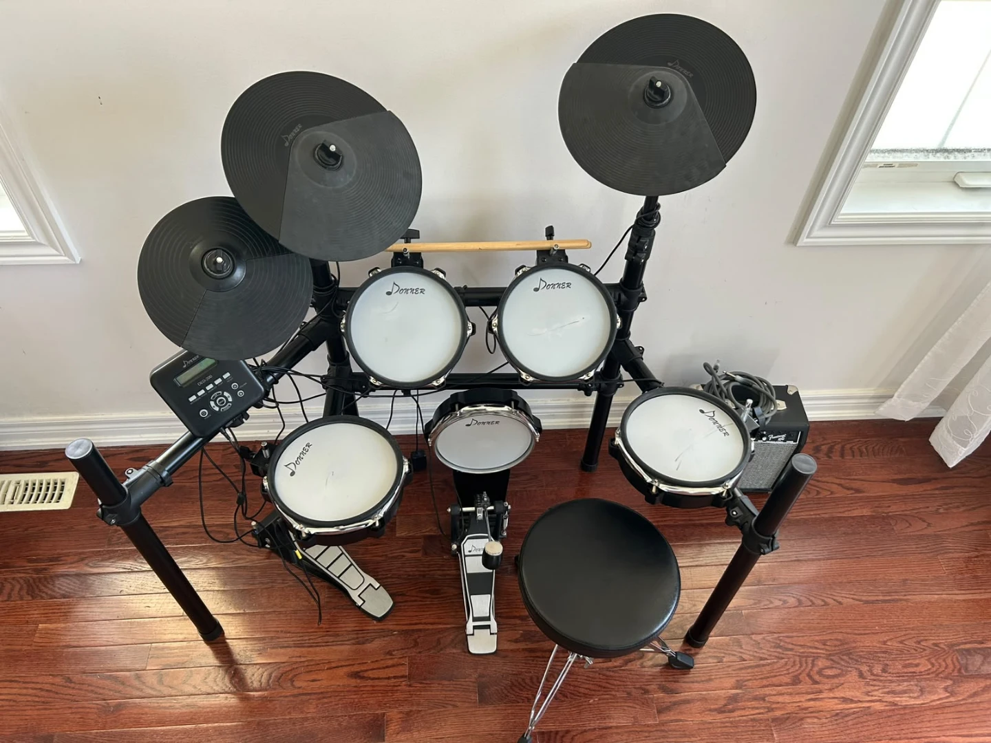 Donner Electronic Drum Kit with Squier Amplifier - photo 3