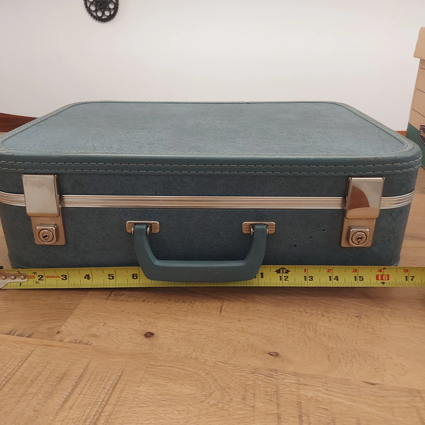 Vintage Blue Suitcase - photo 2