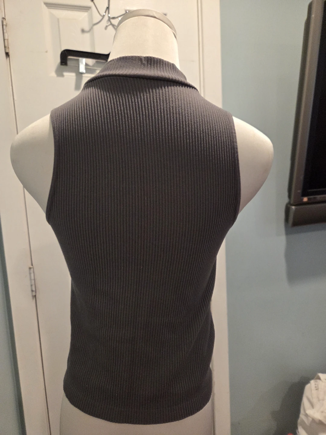 Gypsy + Jade Gray Ribbed Mock Neck Sleeveless Top - photo 3