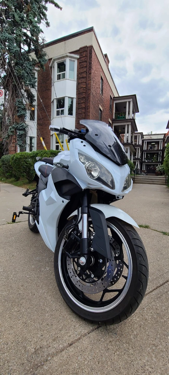 Daymak EM2 Full Size Electric Motorbike