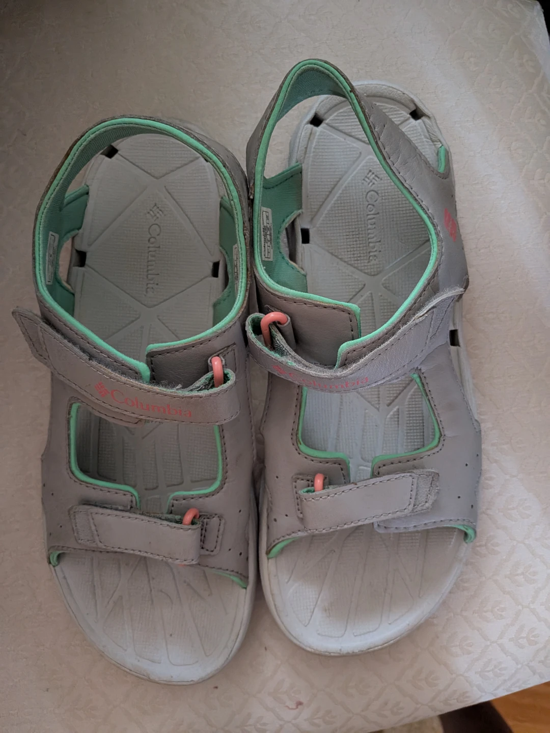Columbia sandals youth