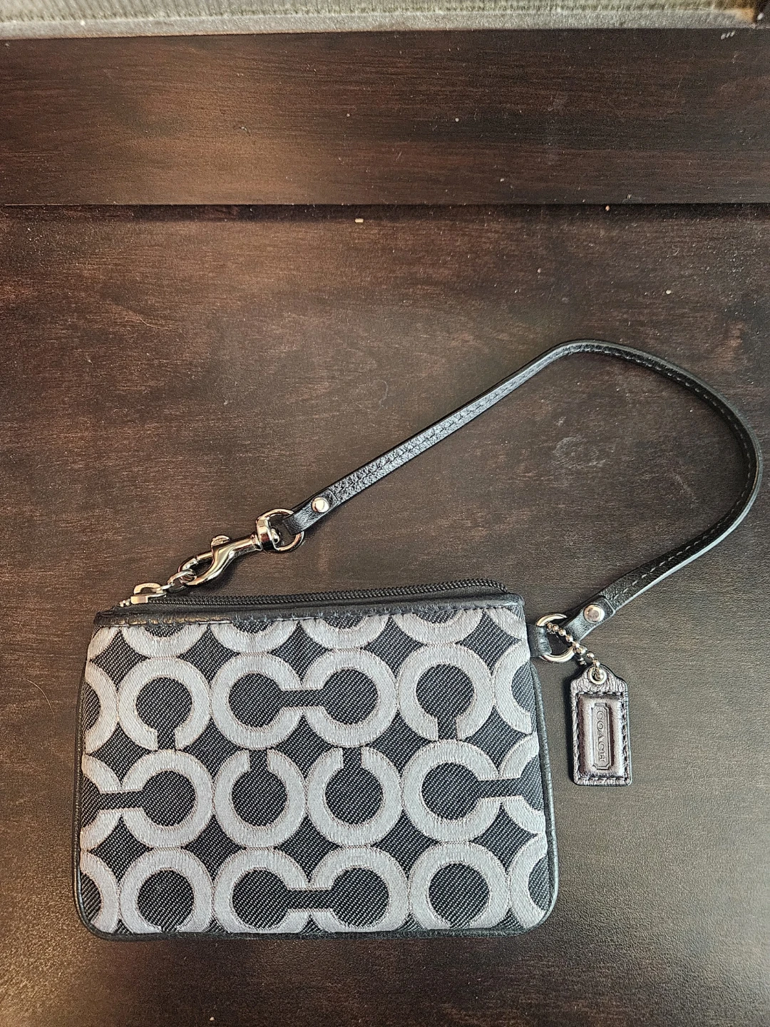 Coach Wristlet - Signature Pattern - photo 4