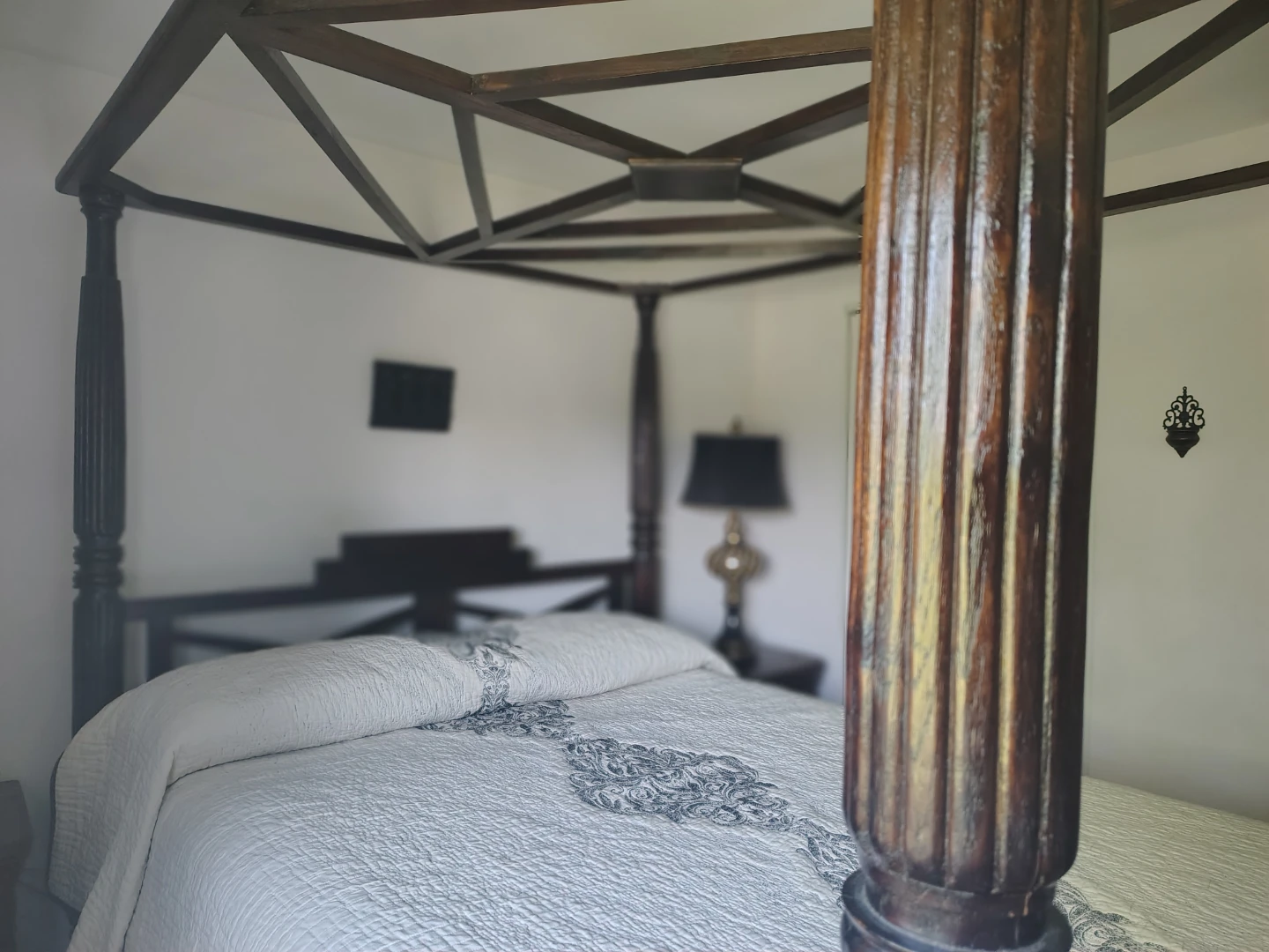 Solid Indonesian Carved Wooden Four-Poster Canopy Bedroom Set