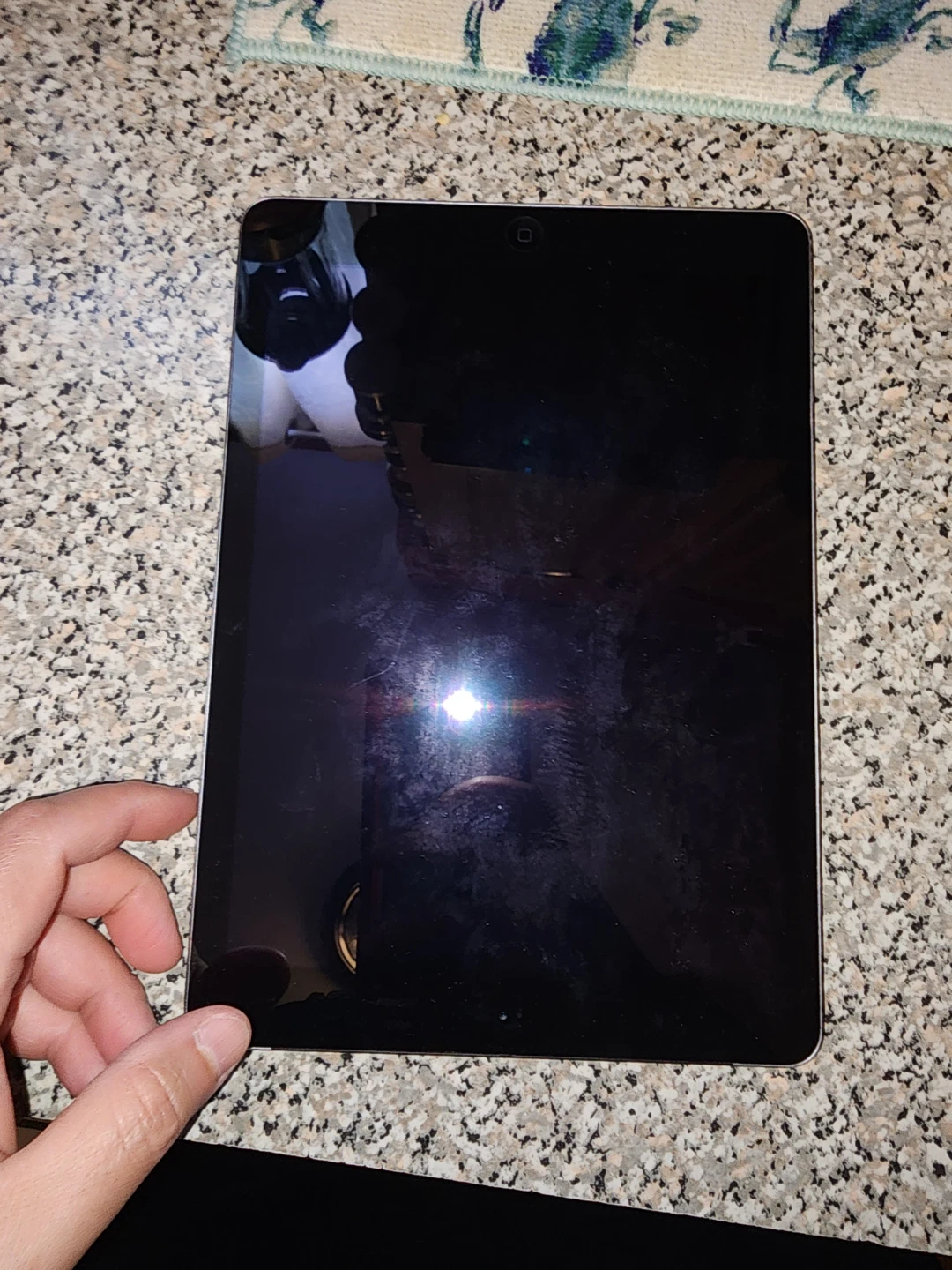 Apple iPad - photo 2
