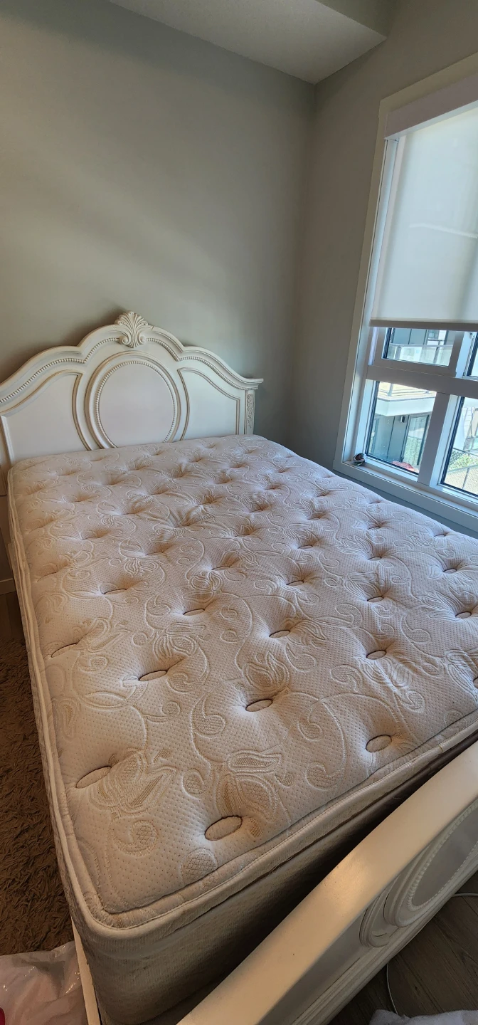 Double Tufted Mattress and Box Spring
