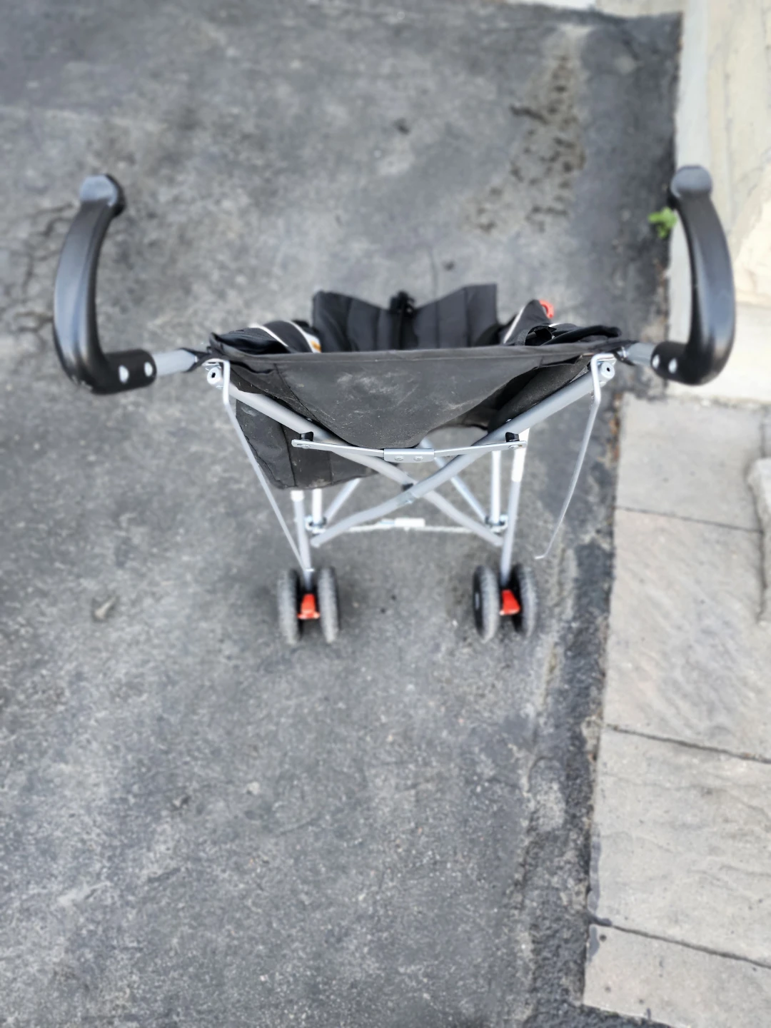 Black Lightweight Umbrella Stroller - photo 3