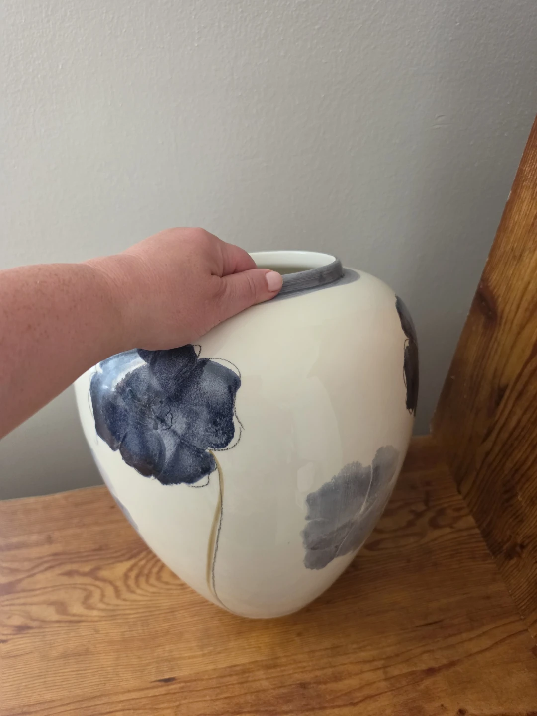 Large Ceramic Vase with Floral Design - photo 3