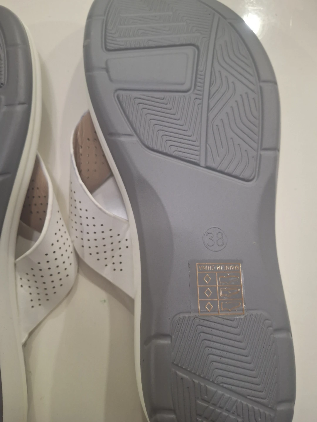 White and Grey Women's Flip Flops Size 38 - photo 2