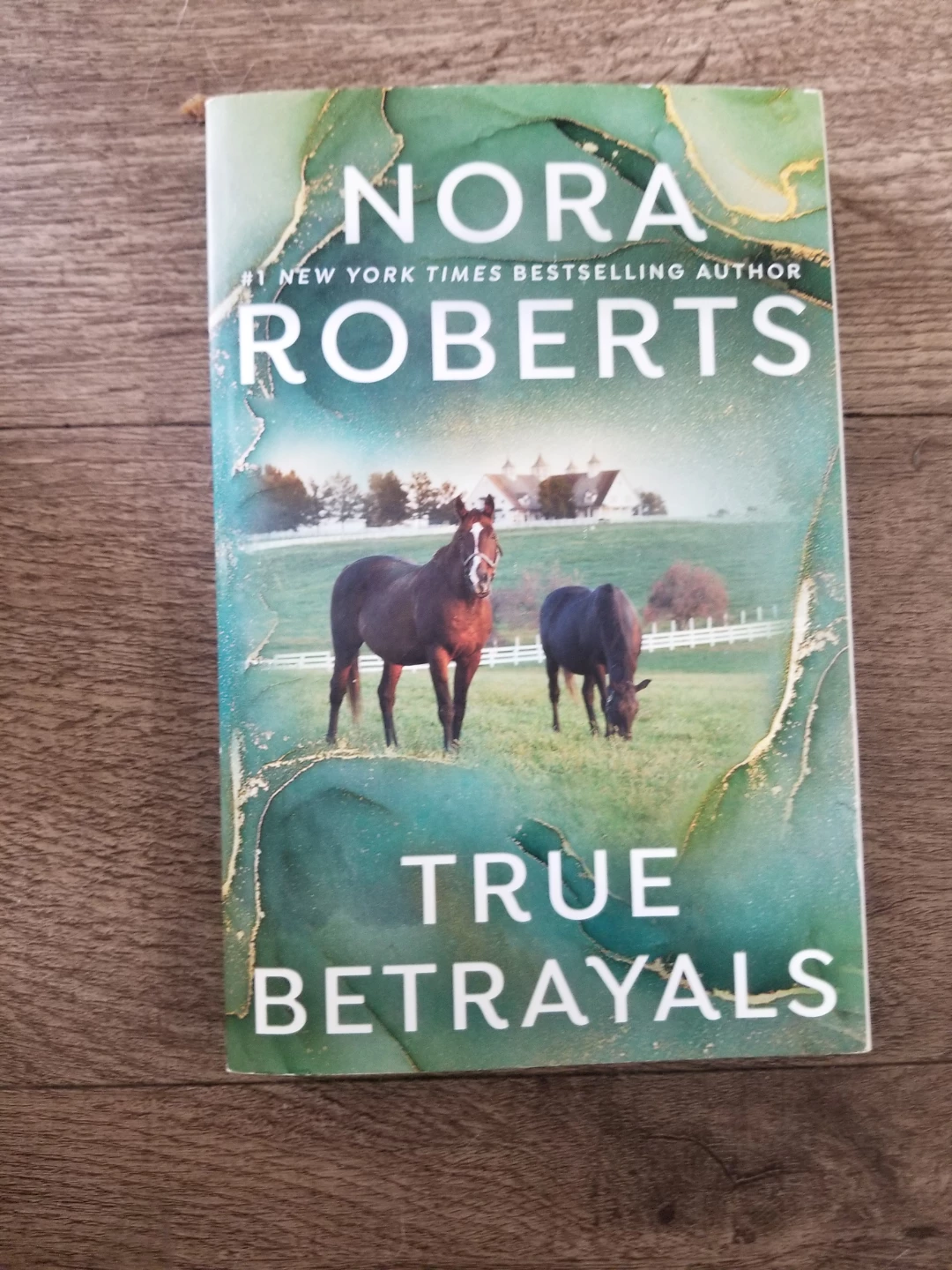 Nora Roberts True Betrayals Paperback Brand New