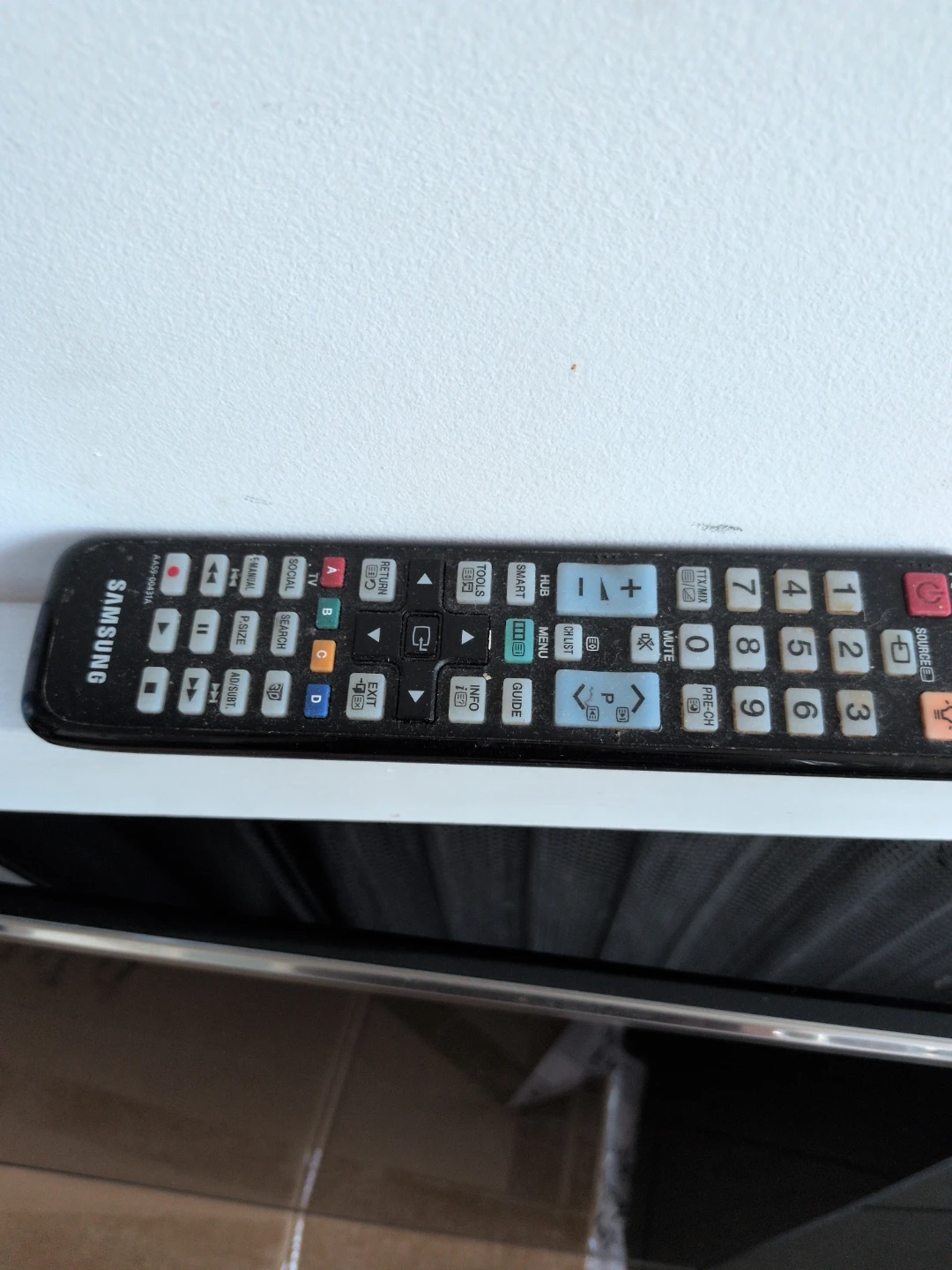 Samsung 55" with Wall-Mount - photo 3