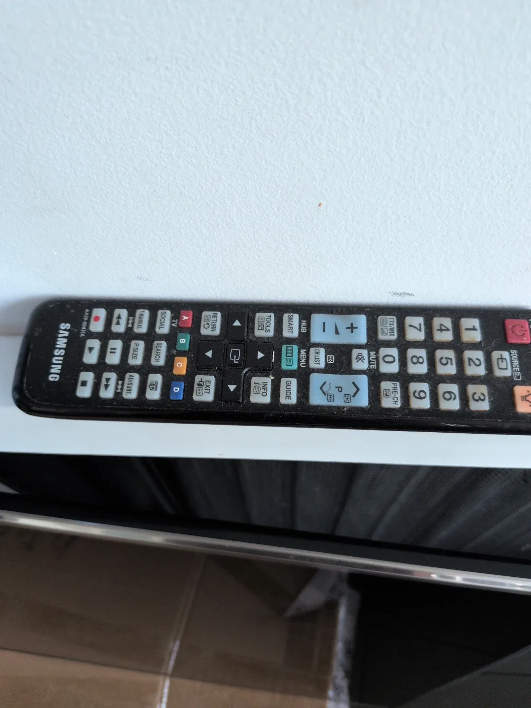 Samsung 55" with Wall-Mount - photo 3
