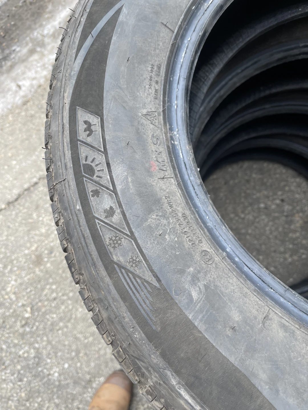 Traction All Season Tires - 235/65ZR17 - photo 3