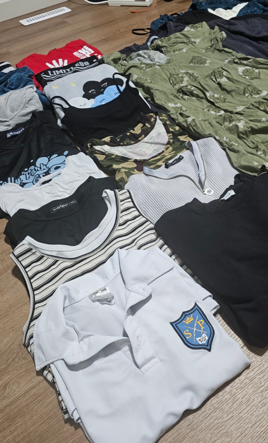 Huge Clothing Clean-Out Bundle (Tops, Dresses, Long Garments)