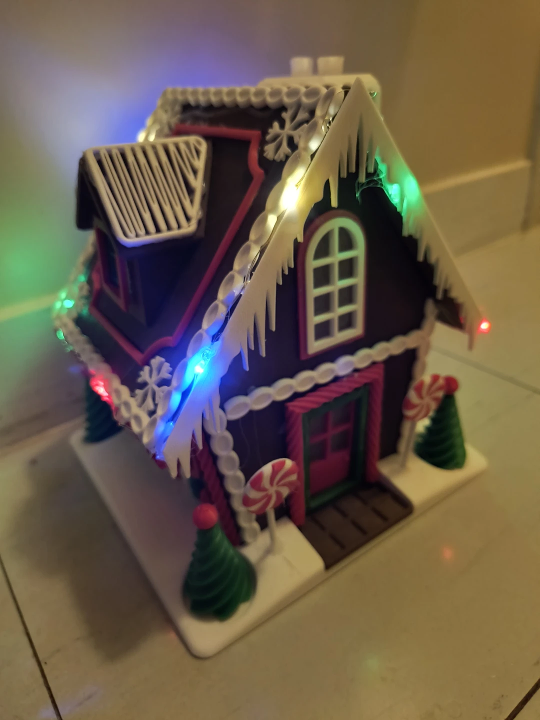 Light-Up Gingerbread House - photo 5