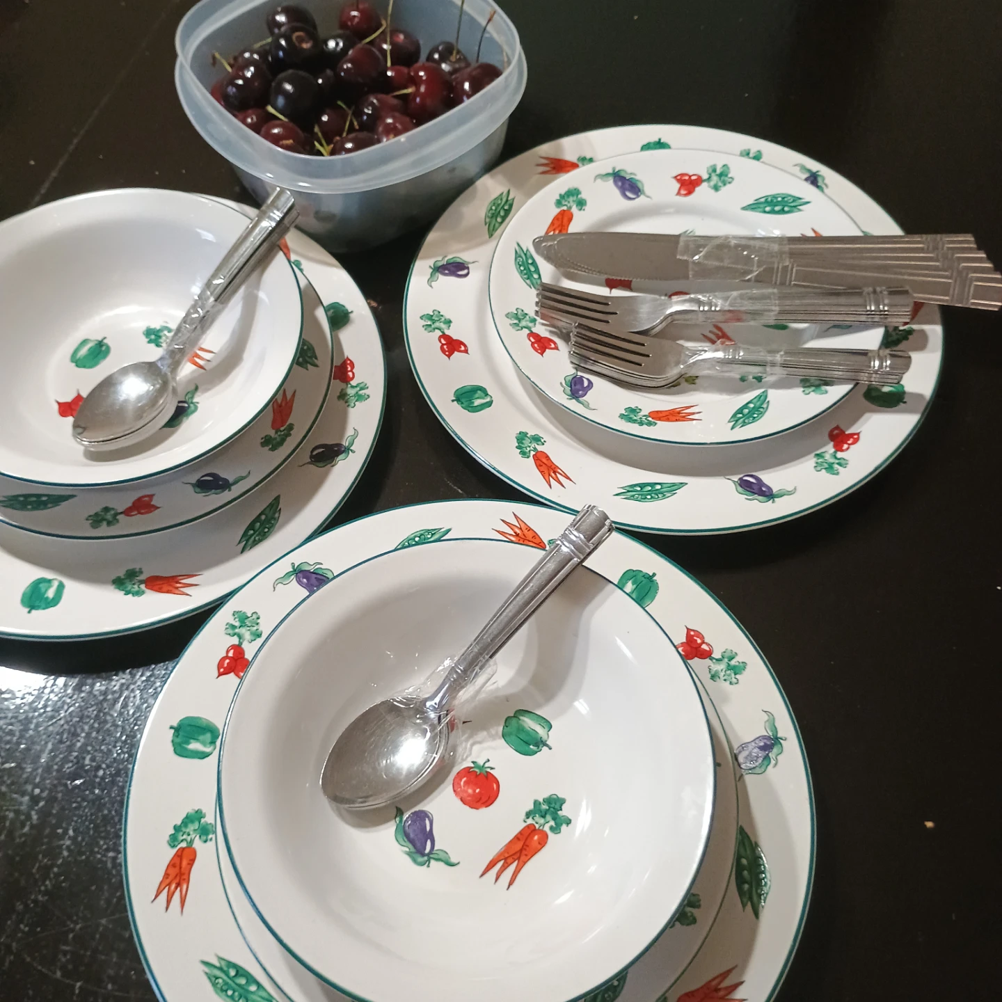 Vegetable Pattern Dinnerware Set with Cutlery
